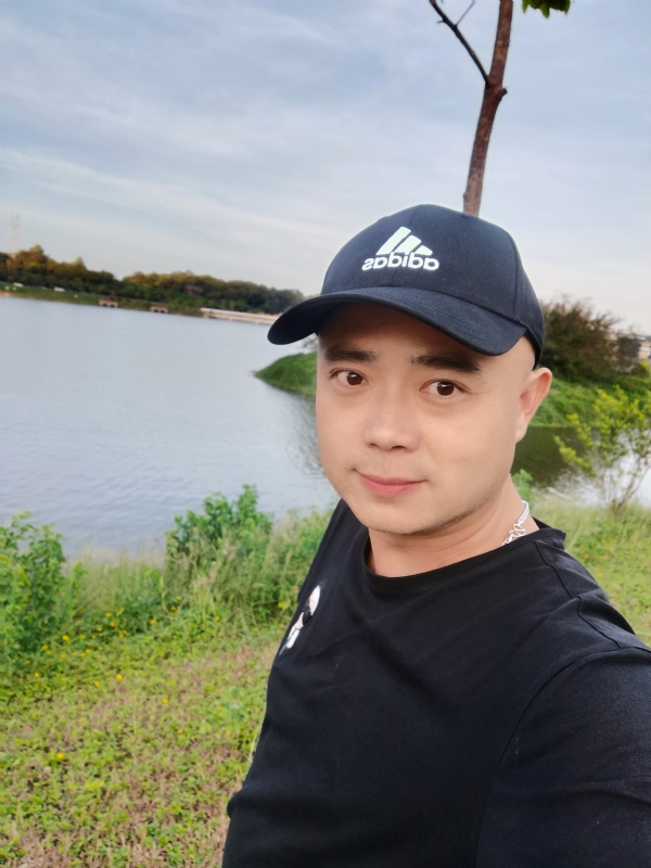 石头哥的第一张照片--西安相亲服务中心