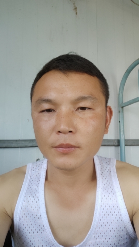 善良的人的第一张照片--西安相亲服务中心