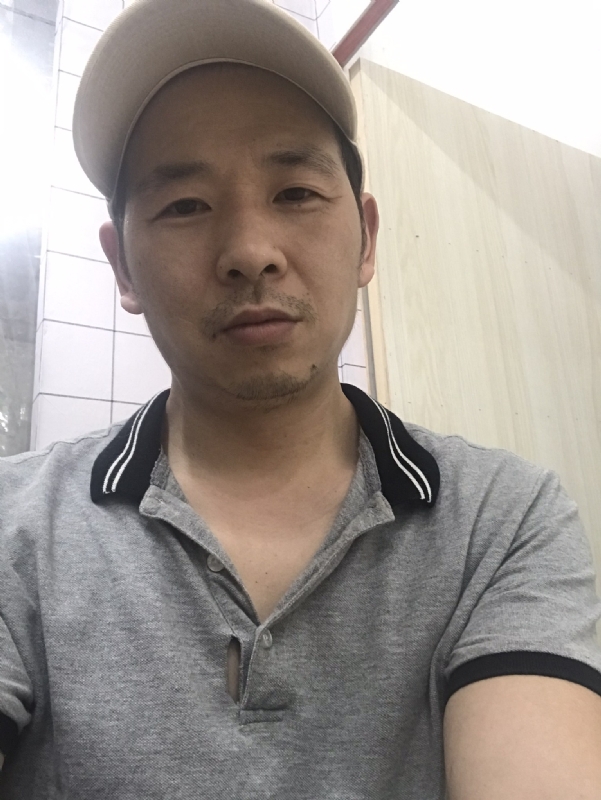 老何的第一张照片--西安相亲服务中心