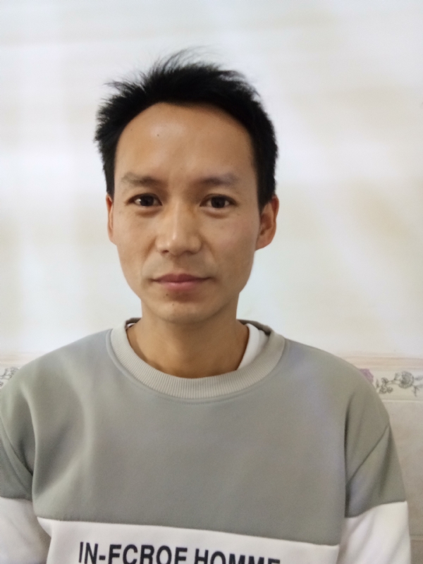 单亲爸爸的第一张照片--西安相亲服务中心