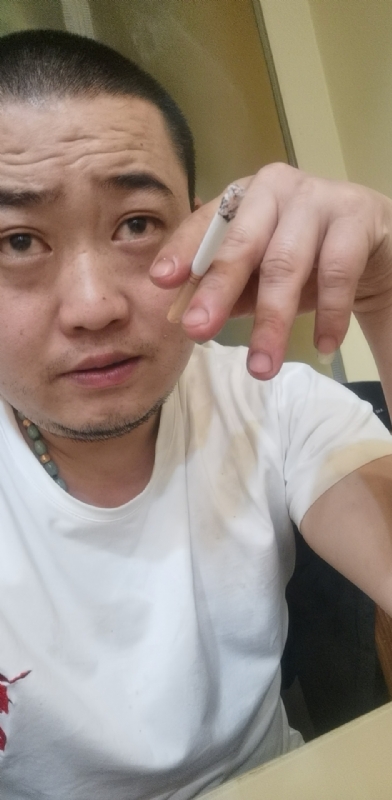 孤独的螃蟹的第一张照片--西安相亲服务中心