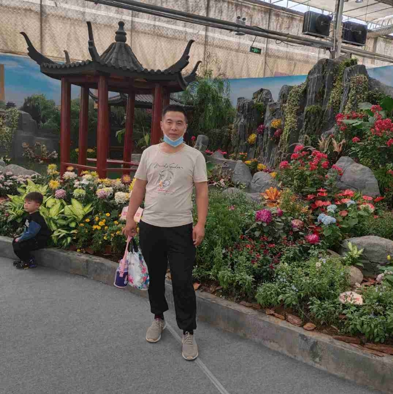 受伤的痴情男的第一张照片--西安相亲服务中心