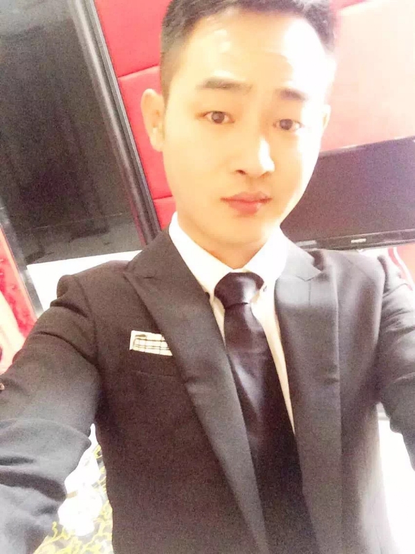 富强的第一张照片--西安相亲服务中心