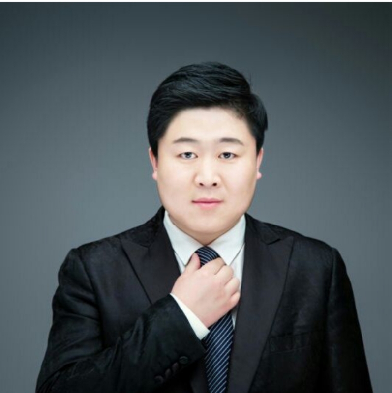 迷途小书童的第一张照片--西安相亲服务中心