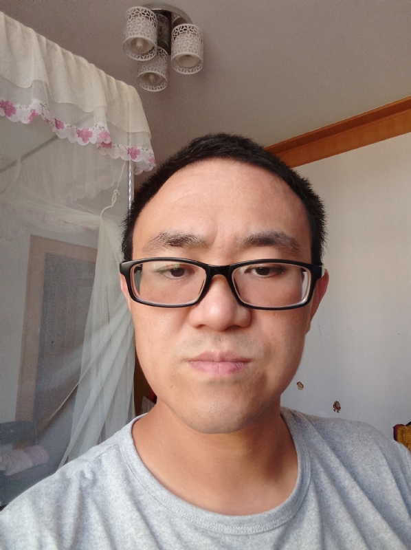 小涨常鸿的第一张照片--西安相亲服务中心