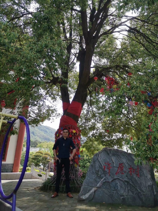 霸气的第一张照片--西安相亲服务中心