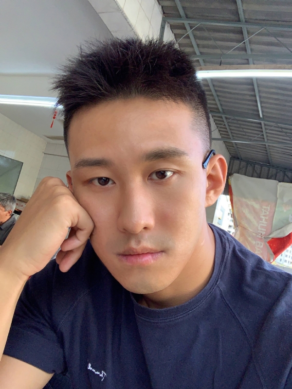 相见恨晚的第二张照片--西安相亲服务中心