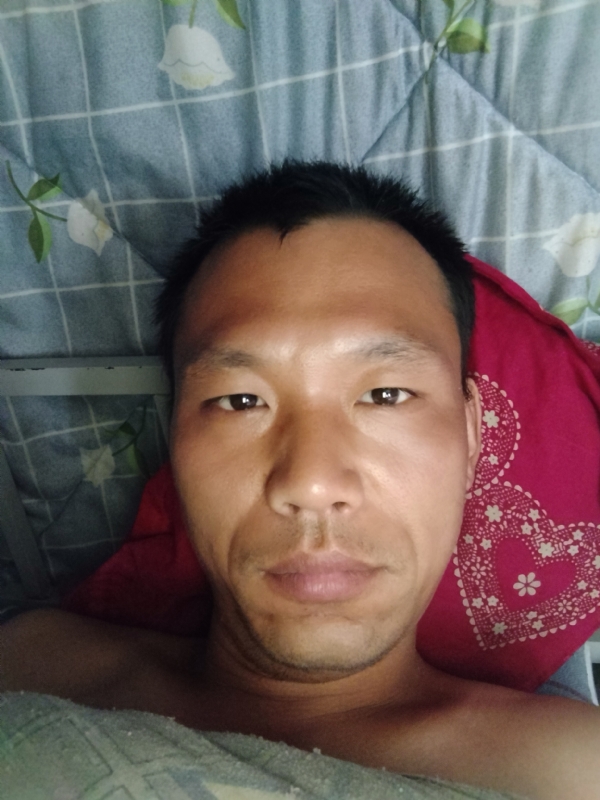 弘扬的第一张照片--西安相亲服务中心