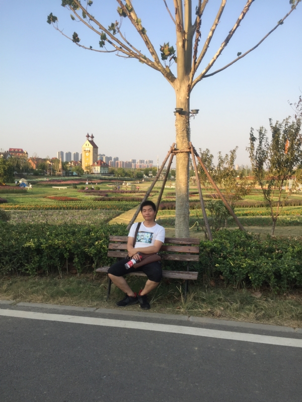 大鹏的第一张照片--西安相亲服务中心