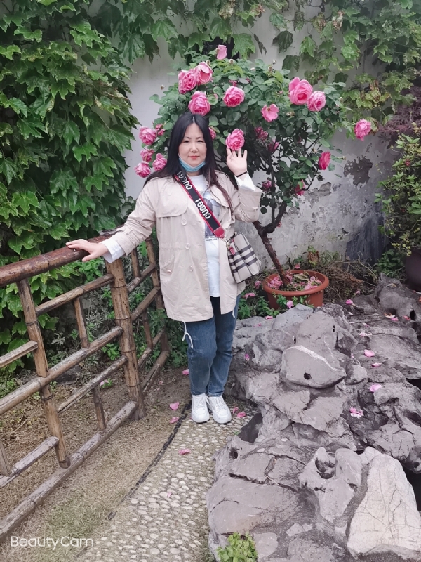 乖乖一女的第三张照片--西安相亲服务中心