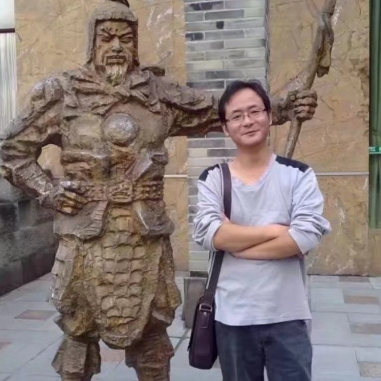 孤狼的第三张照片--西安相亲服务中心