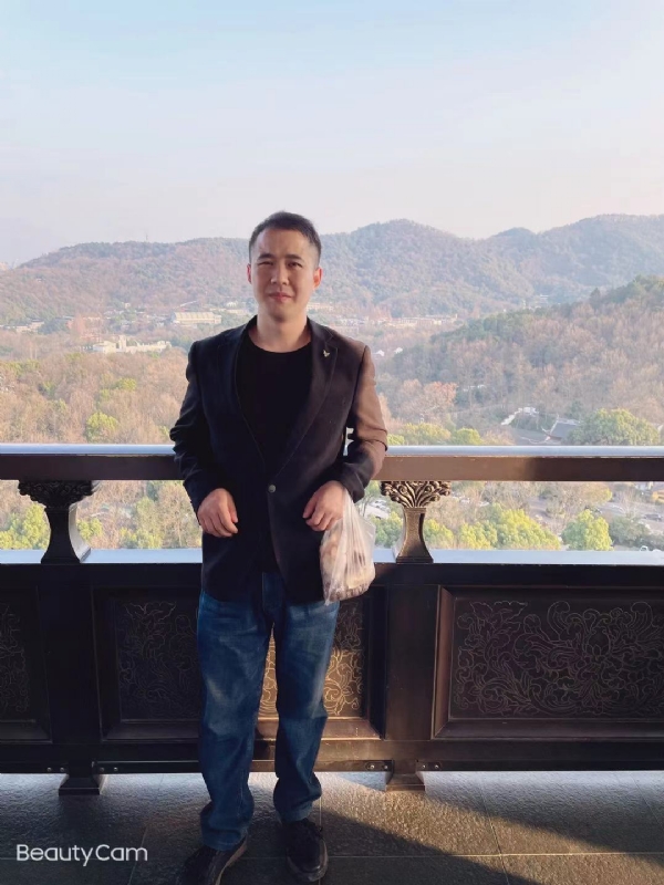 周周的第二张照片--西安相亲服务中心