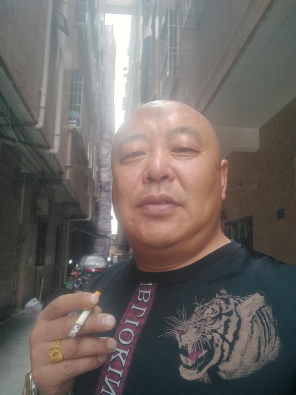 人在TA乡的第一张照片--西安相亲服务中心