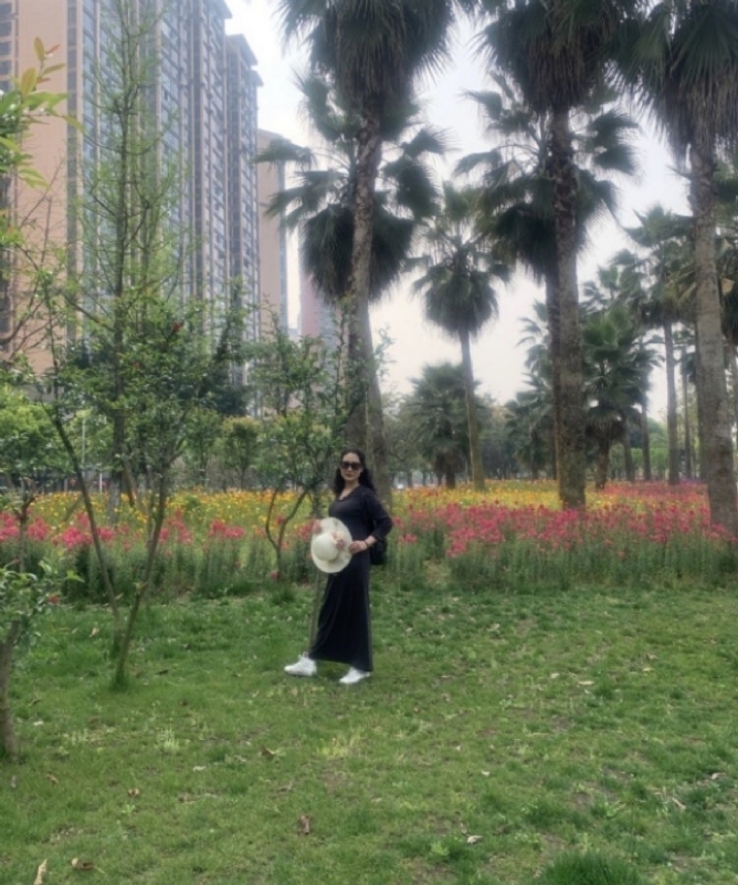 粉墨登场的第一张照片--西安相亲服务中心