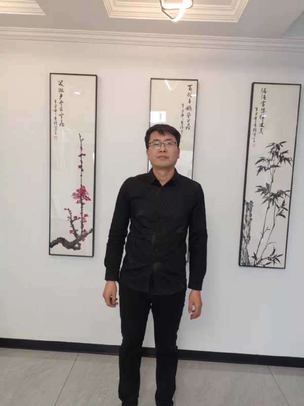 情义比天高的第一张照片--西安相亲服务中心