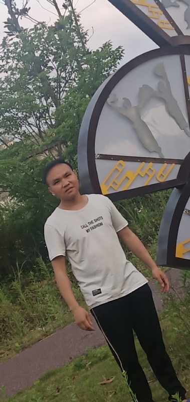 愉快的阳光的第一张照片--西安相亲服务中心