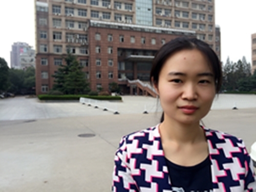 女儿征婚的第一张照片--西安相亲服务中心