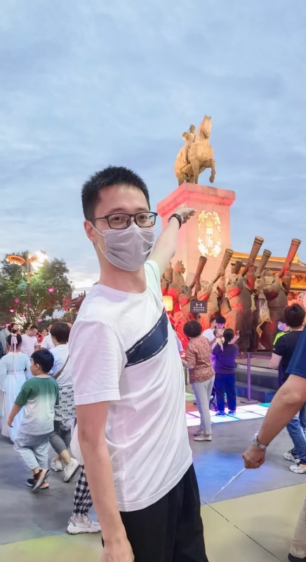 一休哥的第一张照片--西安相亲服务中心