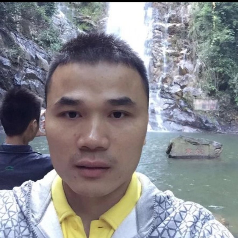 老梁的第一张照片--西安相亲服务中心