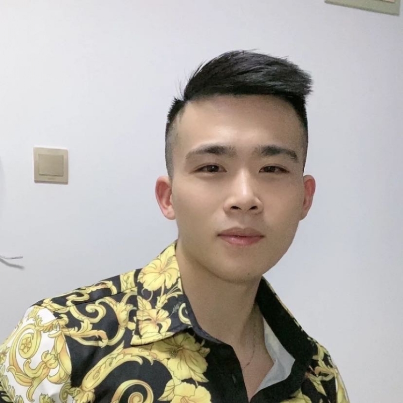 迷彩冲锋衣的第一张照片--西安相亲服务中心