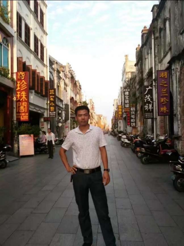 爱生活爱健康的第一张照片--西安相亲服务中心