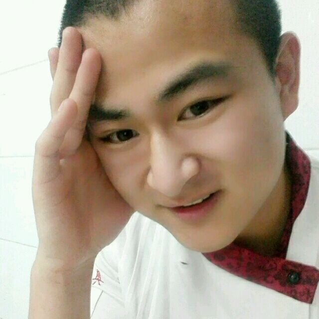 人潮拥挤的第一张照片--西安相亲服务中心