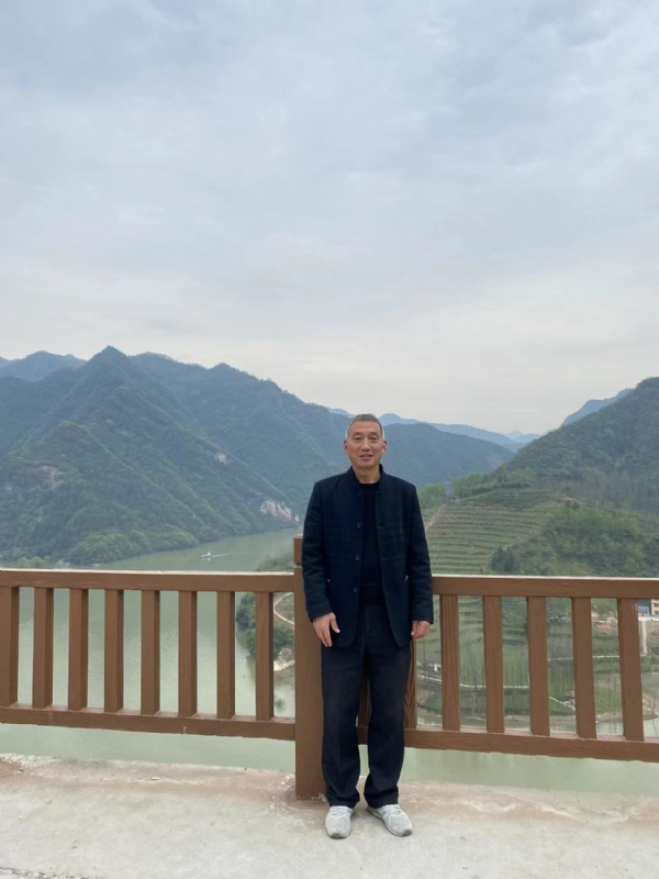 雪芳的第一张照片--西安相亲服务中心