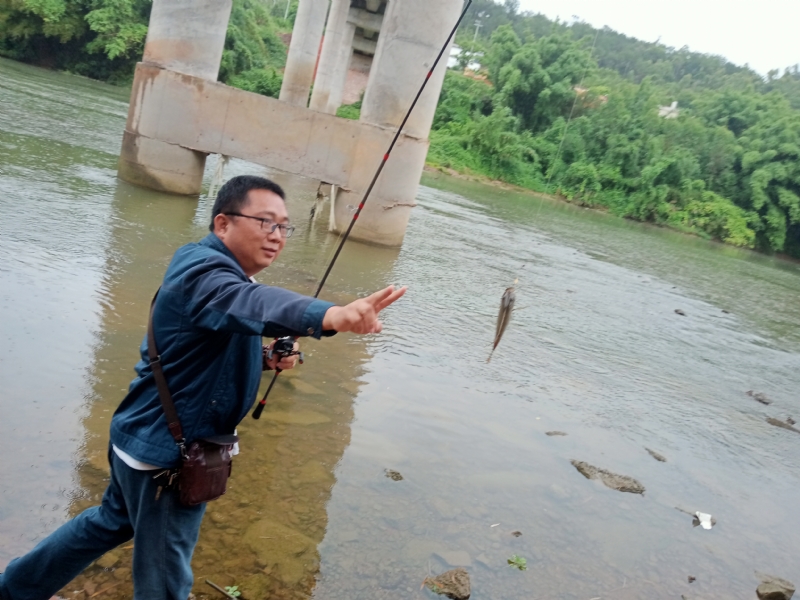 峰的第二张照片--西安相亲服务中心