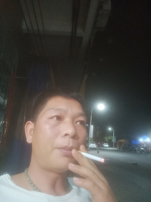 善解人意的第一张照片--西安相亲服务中心