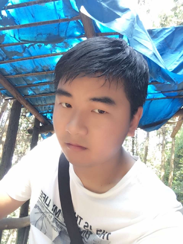 殷勤的王子的第三张照片--西安相亲服务中心