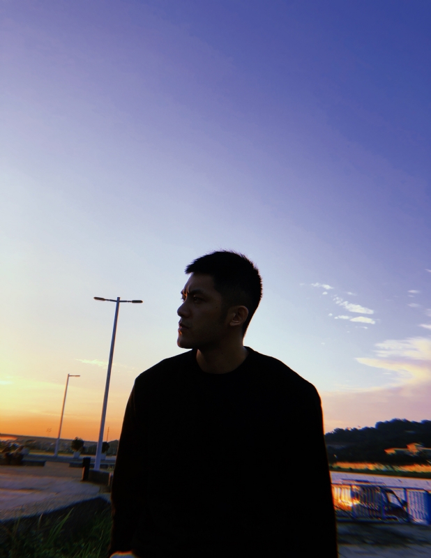 只抽半根煙的第二张照片--西安相亲服务中心