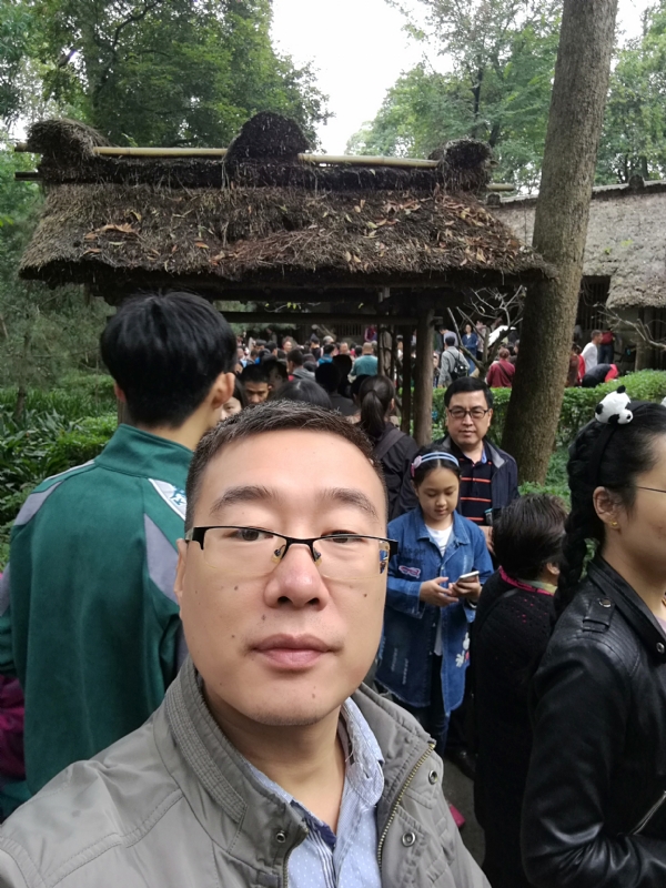 撑起一片天的第一张照片--西安相亲服务中心