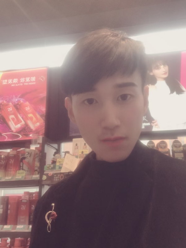 唯美的爱情故事的第一张照片--西安相亲服务中心