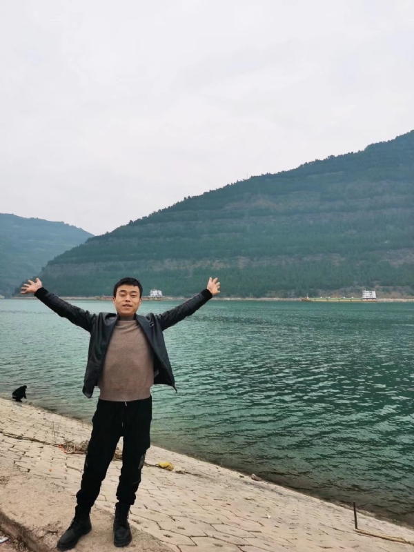 寂寞的风的第一张照片--西安相亲服务中心