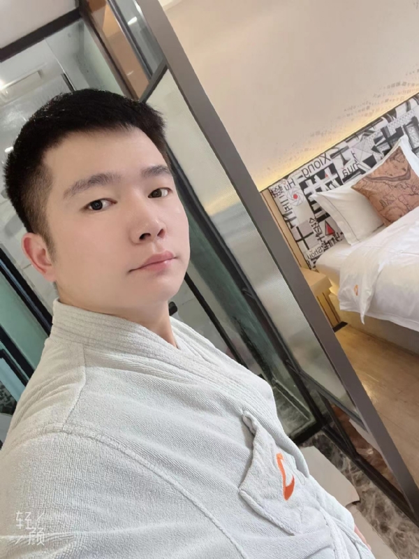 绿帽的第一张照片--西安相亲服务中心