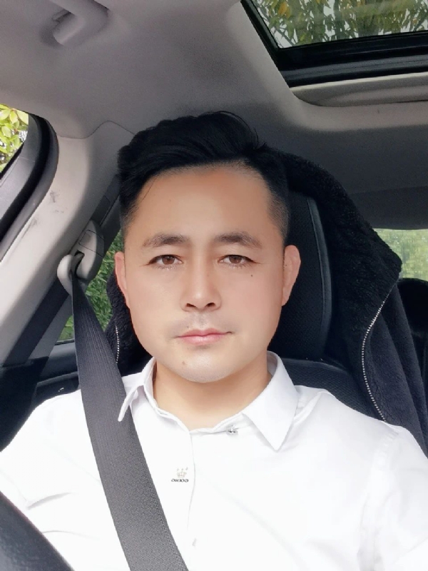 阿华大人的第一张照片--西安相亲服务中心