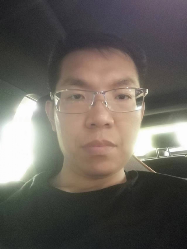 小黑包的第一张照片--西安相亲服务中心