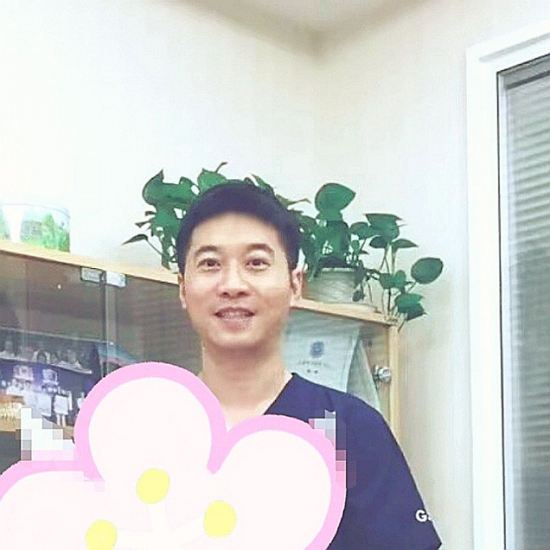 大手牵小手的第二张照片--西安相亲服务中心