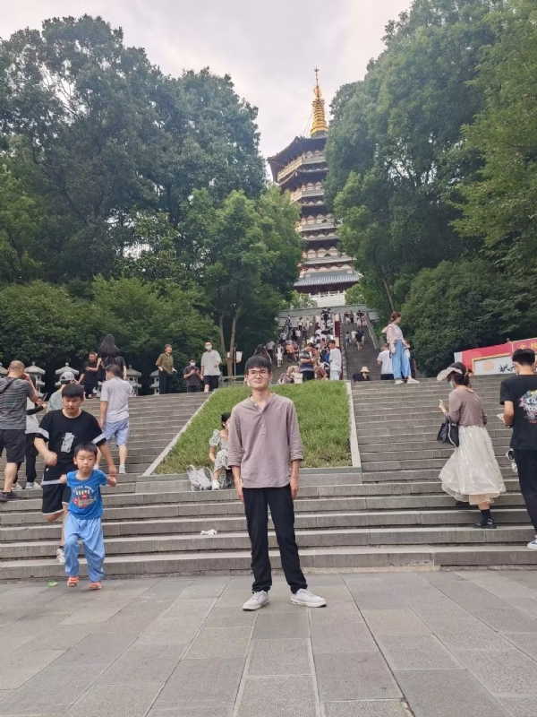 阳光男孩的第二张照片--西安相亲服务中心