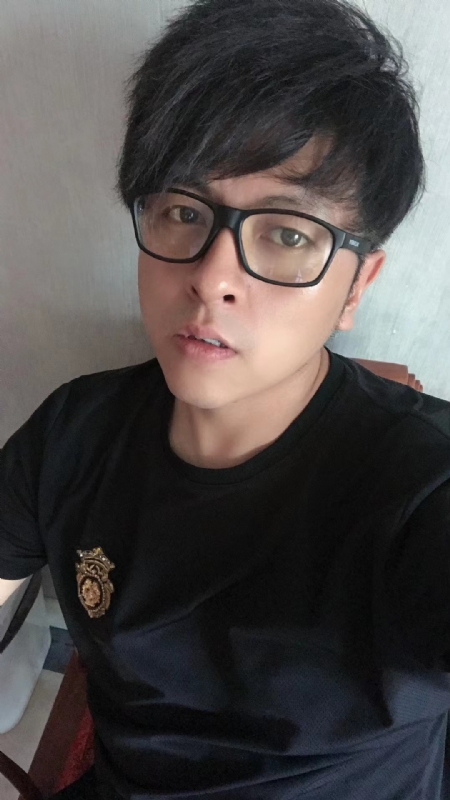 爱你永远不容易的第一张照片--西安相亲服务中心