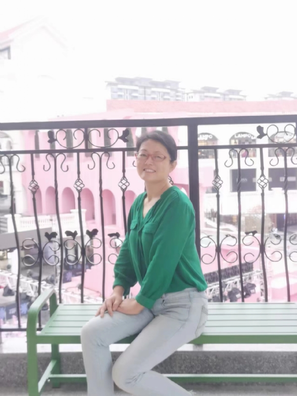 丽华的第六张照片--西安相亲服务中心