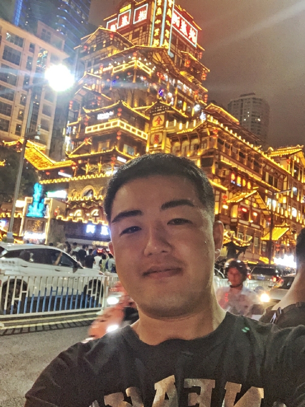 钢铁侠的第一张照片--西安相亲服务中心