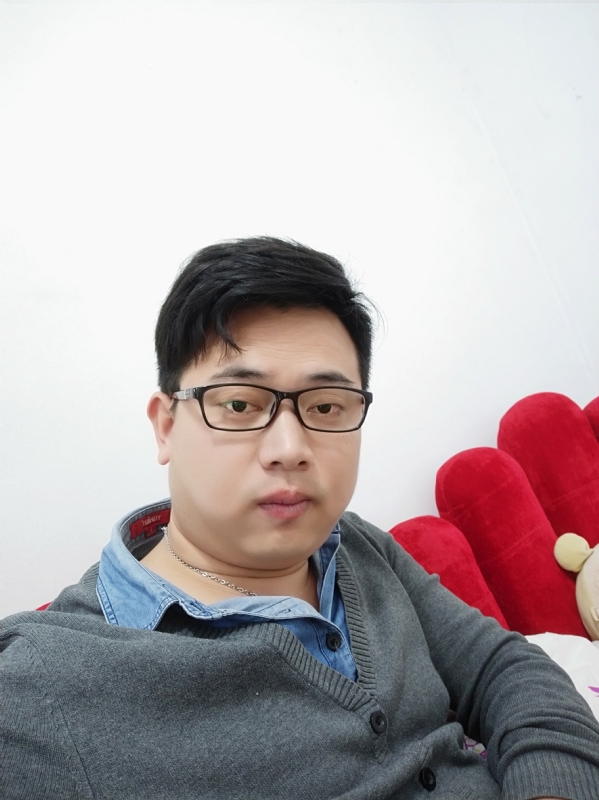 何必在亿的第一张照片--西安相亲服务中心