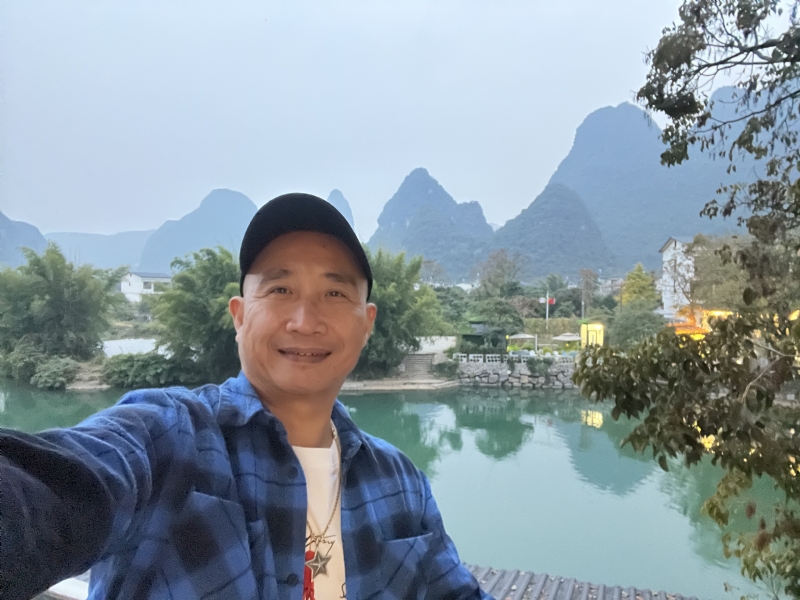 民叔叔的第一张照片--西安相亲服务中心