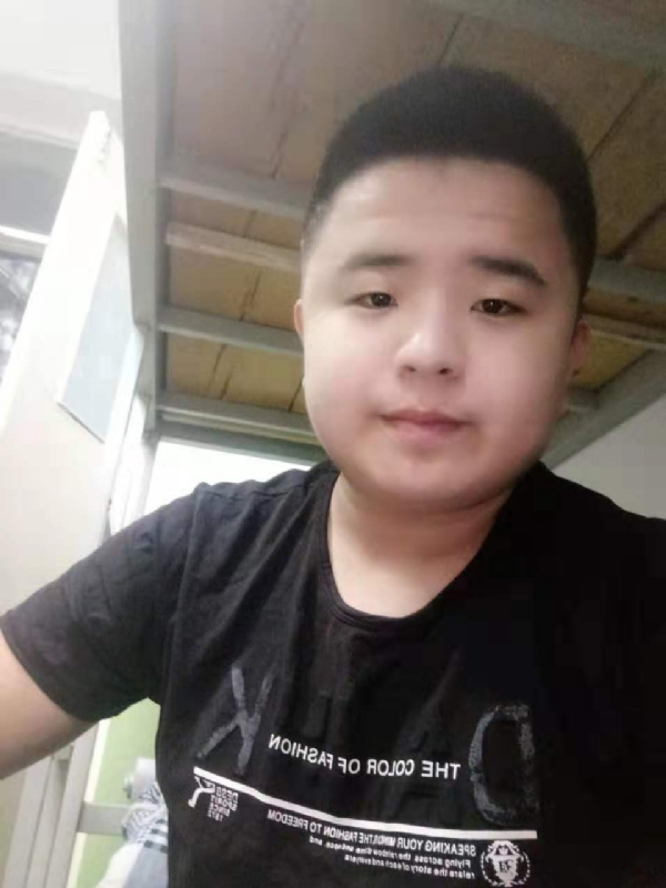 打小就爱淘气的第一张照片--西安相亲服务中心