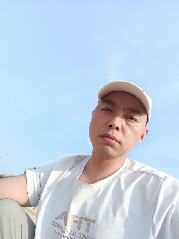 哥哥的第一张照片--西安相亲服务中心