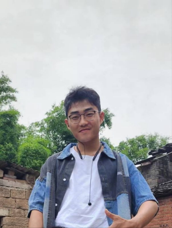 越努力越幸运的第一张照片--西安相亲服务中心