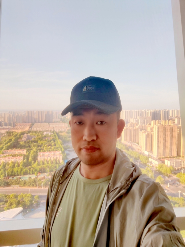 勇攀高峰的第一张照片--西安相亲服务中心