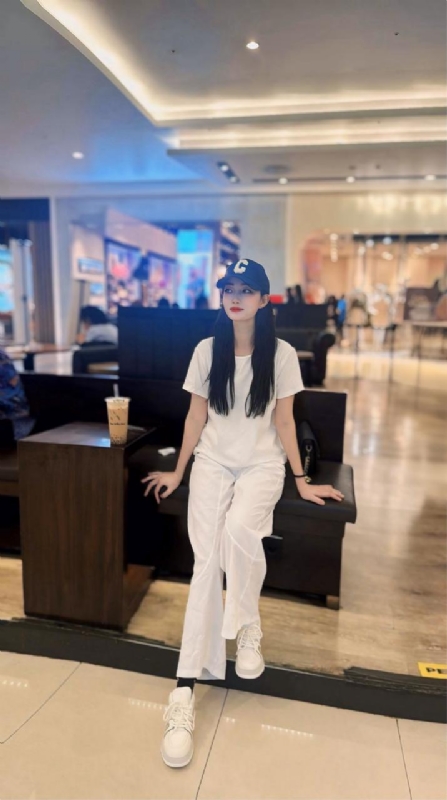 卖火柴的小女孩的第一张照片--西安相亲服务中心