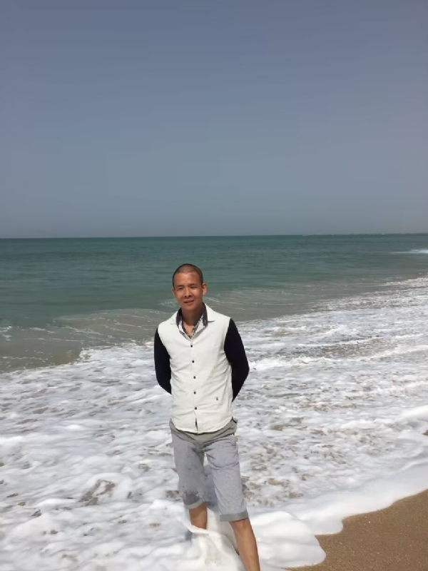 飞雪飘零的第二张照片--西安相亲服务中心